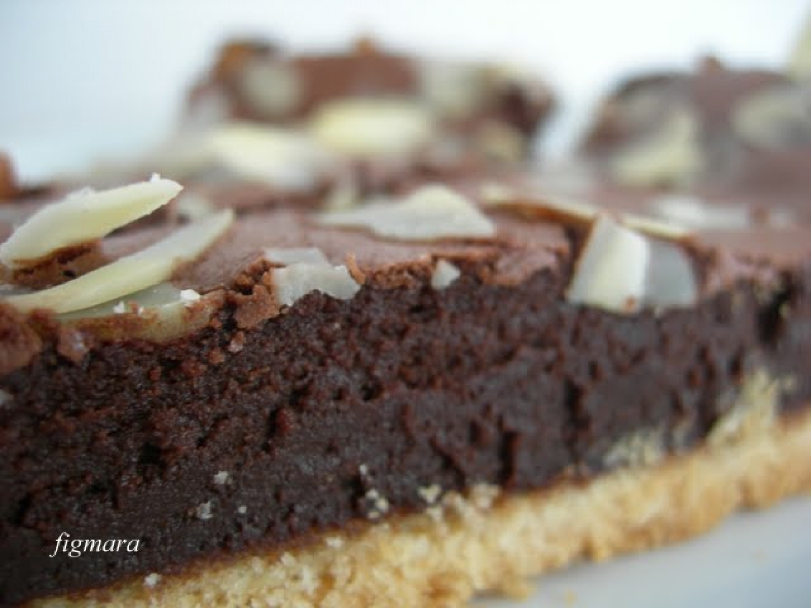 Tarta czekoladowo-migdałowa