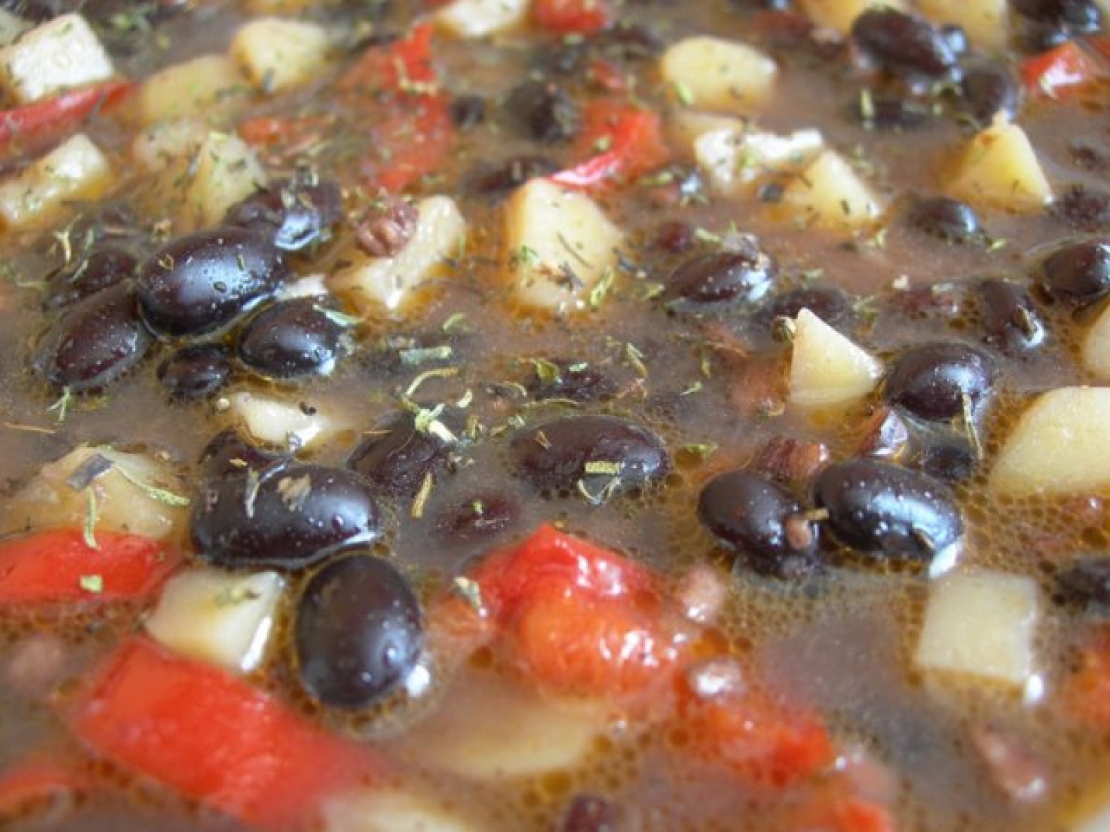 Diabelska zupa z czarnej fasoli
