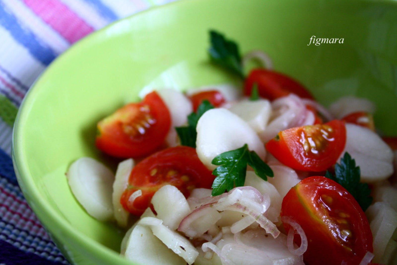 Sałatka z topinaburu i pomidorów